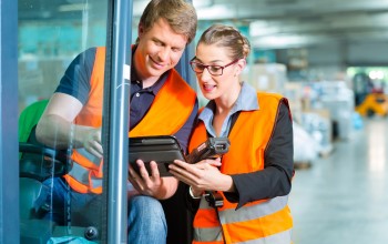 Fotolia_57824835_Logistic_Team_M-350x220